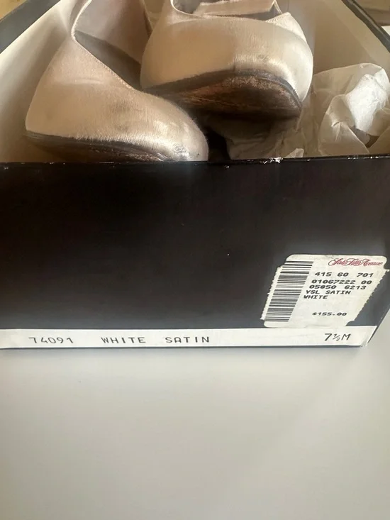 Vintage 1980s Yves Saint Laurent Cream Satin Pointed-Toe Pumps - Picture 5 of 5